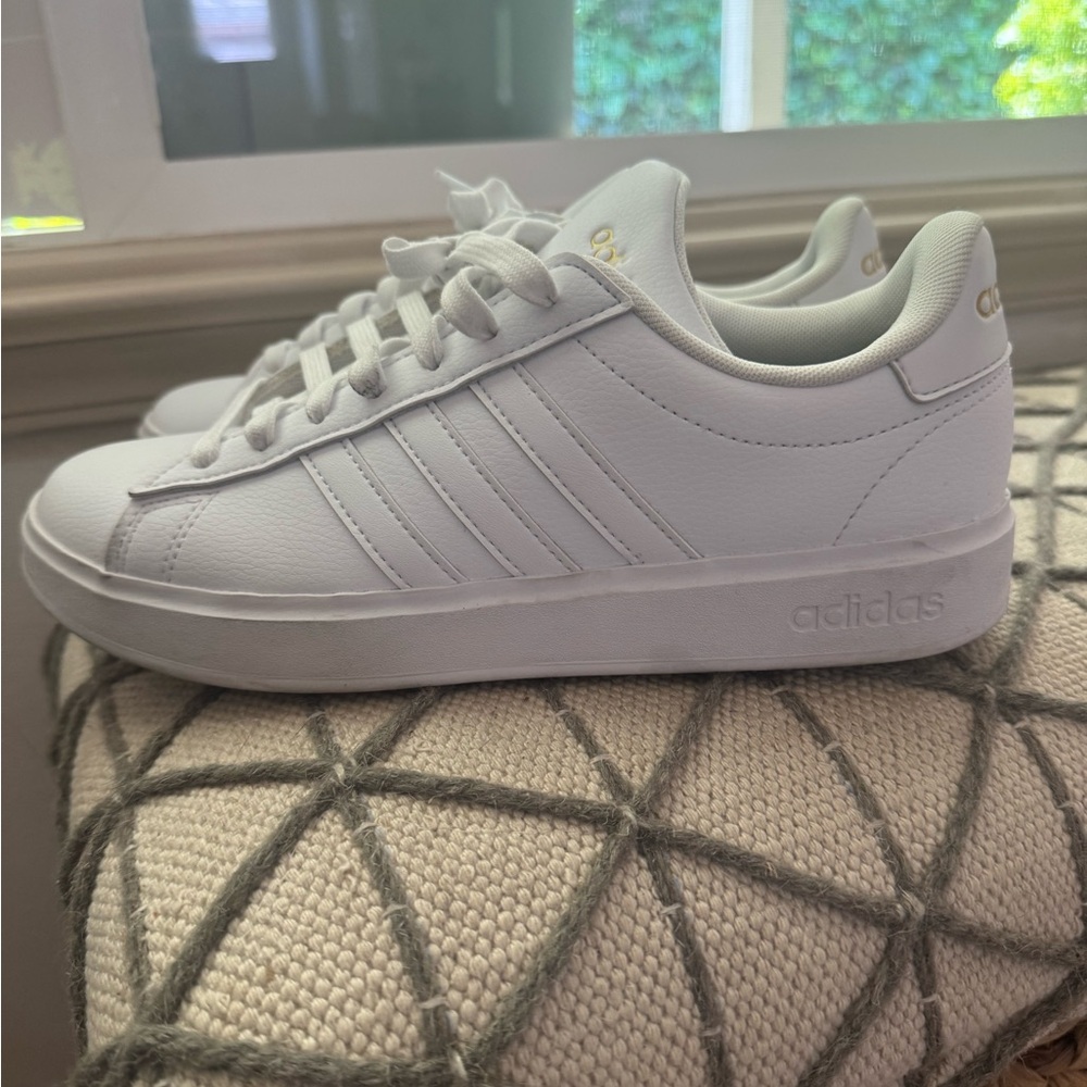 Addias- Grand court 2.0 shoes